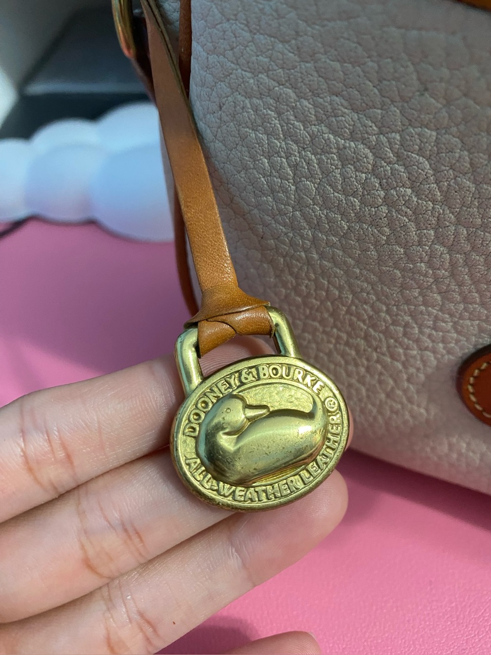 Dooney & Bourke Vintage All Weather Leather Saddle Bag Cream Tan Crossbody - Picture 5 of 13